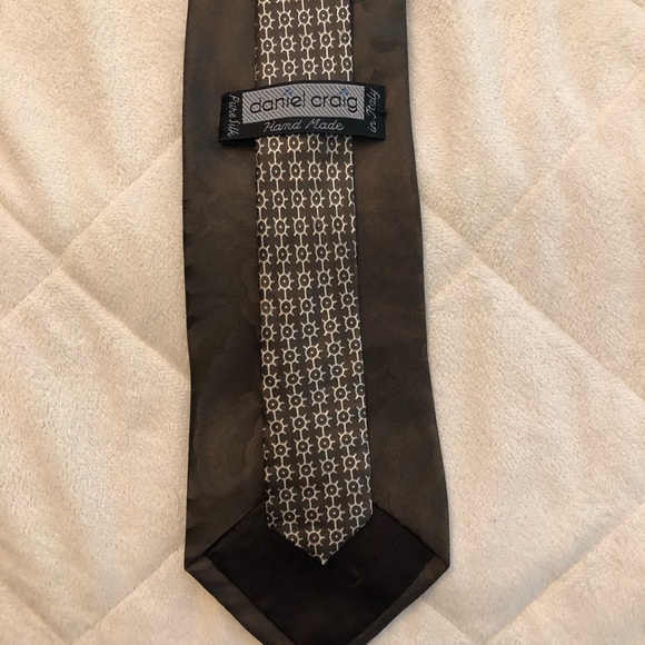 Daniel Craig Print Silk Tie - Picture 4 of 4